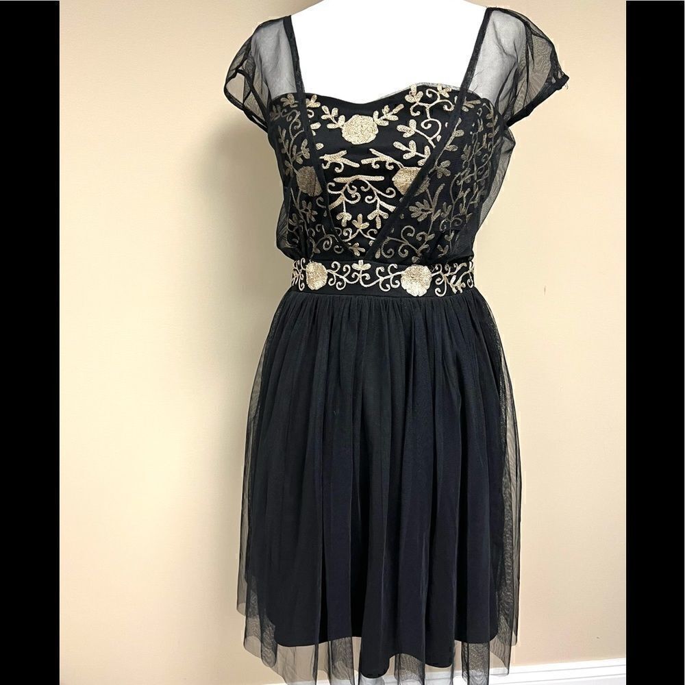 👠Lace & Beads black embroidered dress size Sm